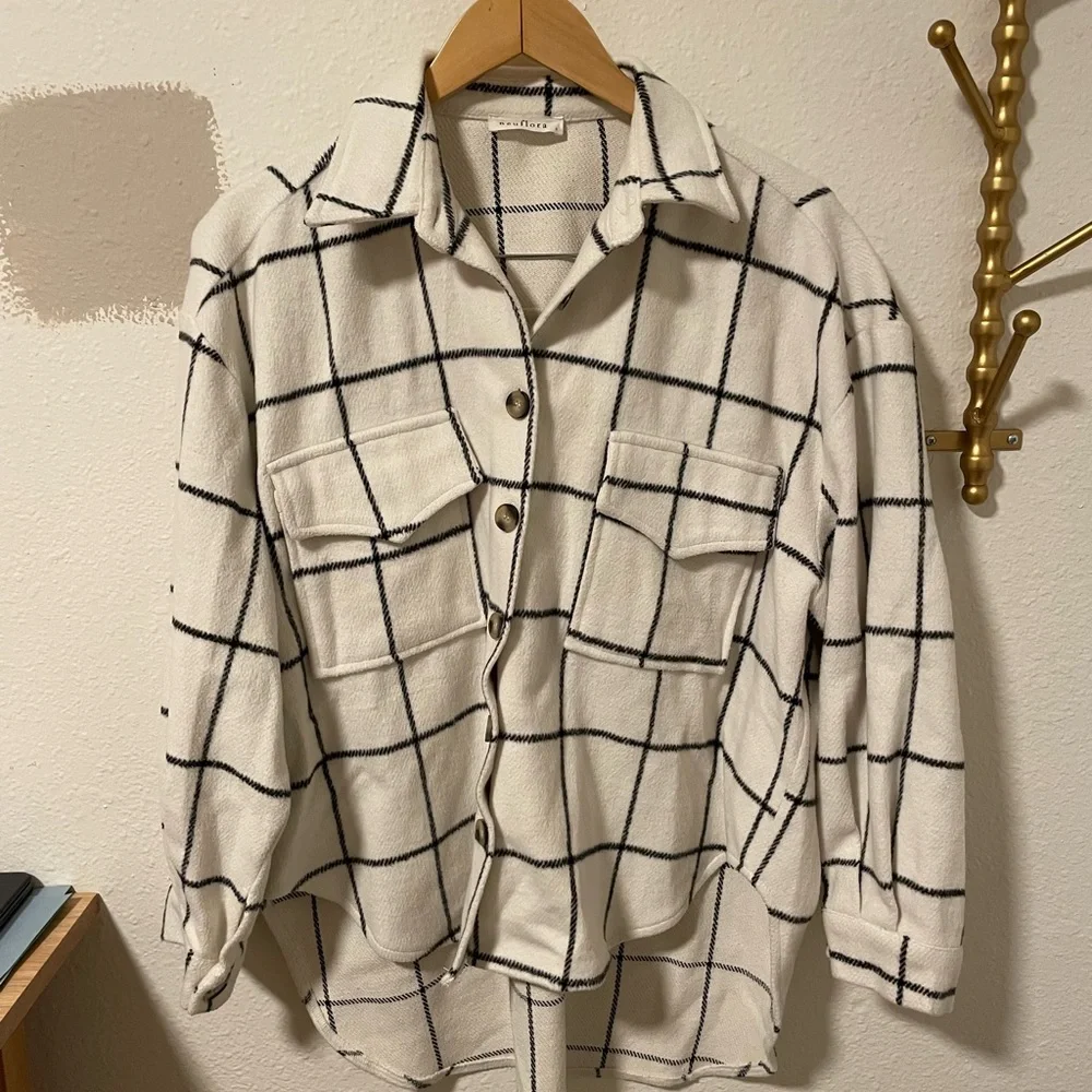 Neuflora White and Black Plaid Jacket - Picture 2 of 3